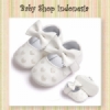 Sepatu Bayi Putih Love  medium