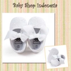 sepatu bayi putih  large
